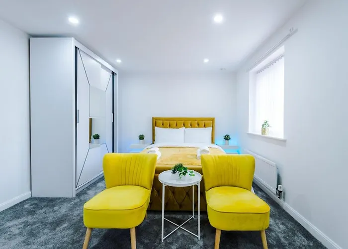 Luxury 3 Bedroom House Close To Center *