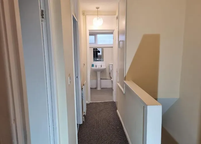 Residential Within Easy Reach Of Town * Manchester