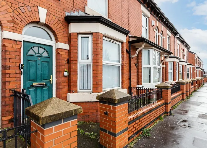 Tatil Evi Clayton House - Spacious Near Etihad Stadium Manchester