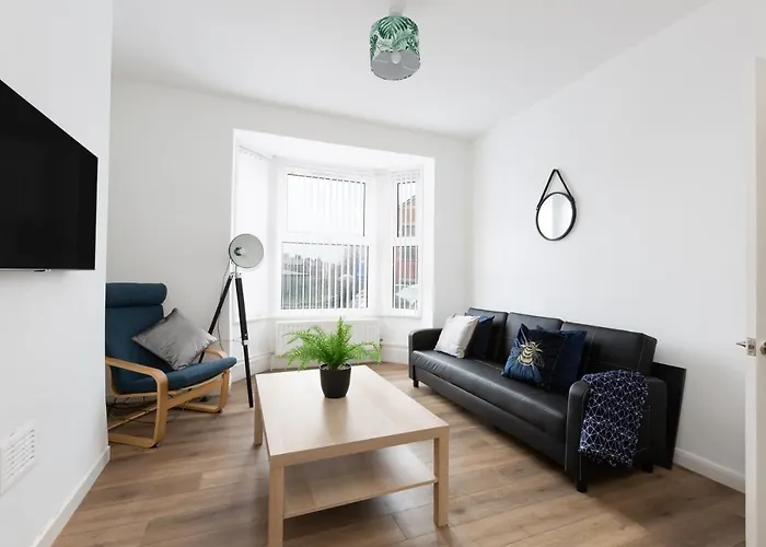 Clayton House - Spacious Near Etihad Stadium Tatil Evi Manchester