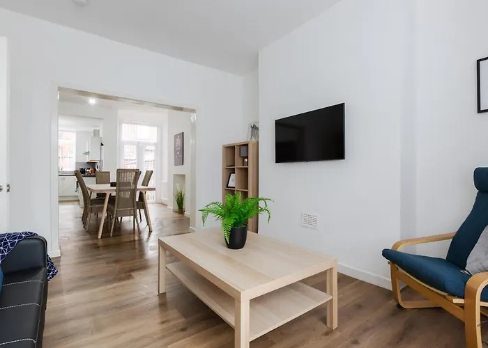 Clayton House - Spacious Near Etihad Stadium *