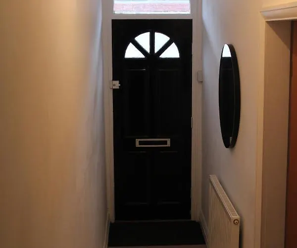 Beautiful, Spacious, Old Trafford *