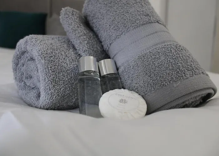 Beautiful, Spacious, Old Trafford Сasa de vacaciones