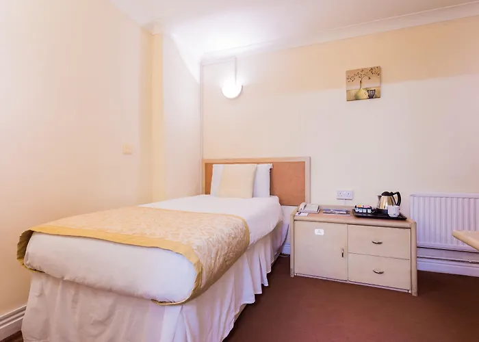 The Gardens מלון