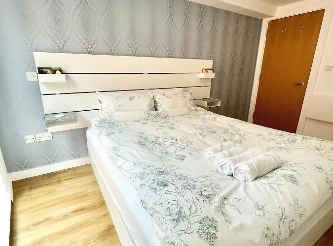 아파트 Two Bedrooms Flat - Centre *