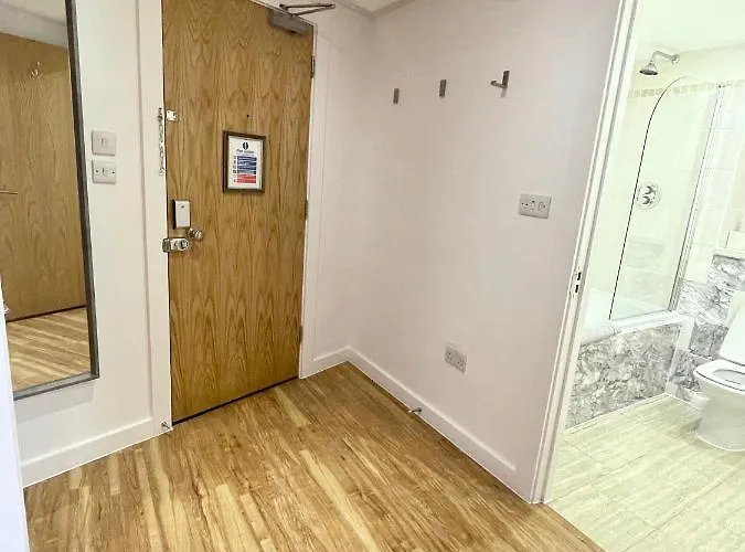 Two Bedrooms Flat - Centre *