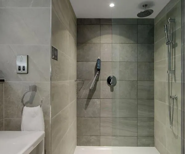 Maldron Centre Hotel 4*