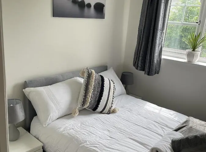 Paris Royal Paradise * Manchester