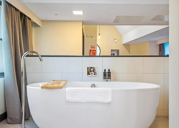 Roomzzz Victoria شقة فندقية 4*