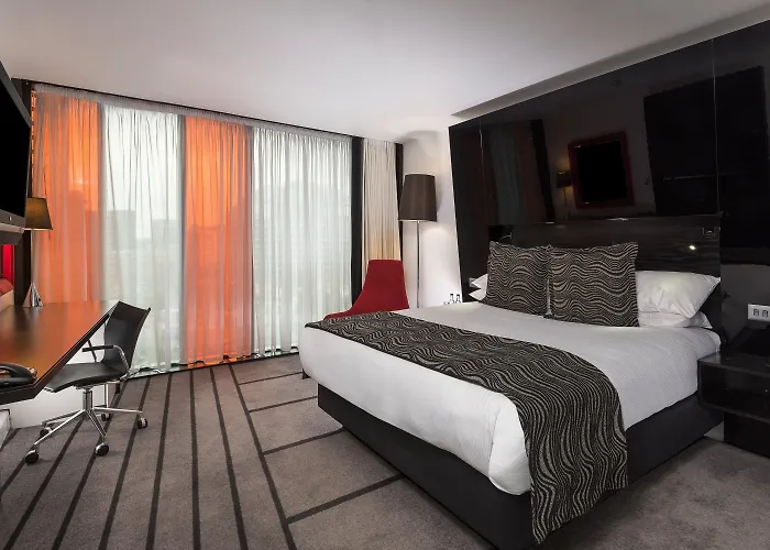 Hotel Crowne Plaza Centre By Ihg 4*
