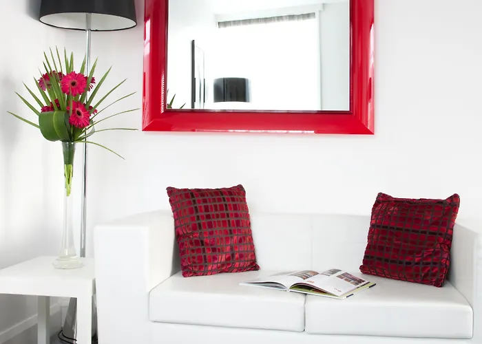 Hotel Crowne Plaza Centre By Ihg 4*