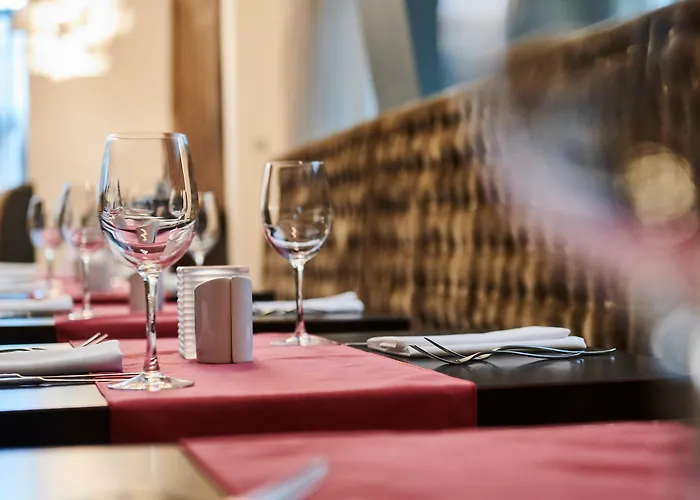 Hotel Crowne Plaza Centre By Ihg 4*