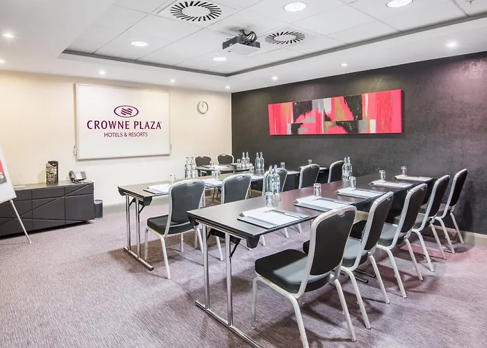 Crowne Plaza Centre By Ihg Hotel