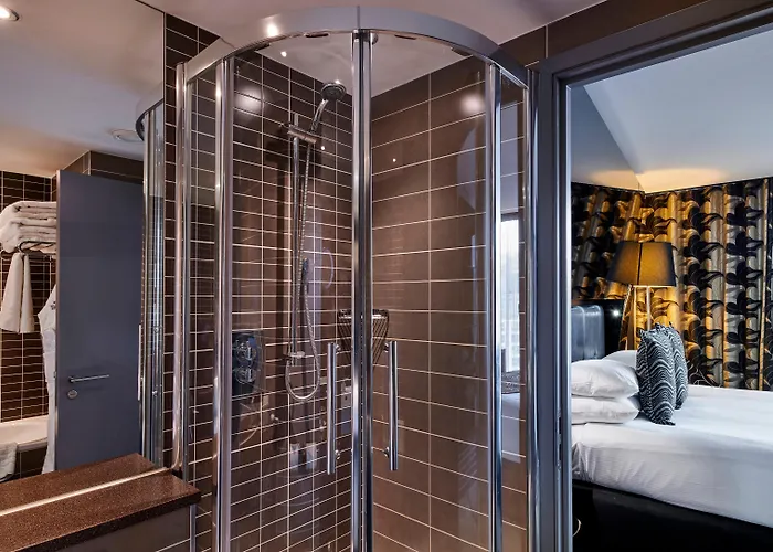 Crowne Plaza Centre By Ihg Hotel