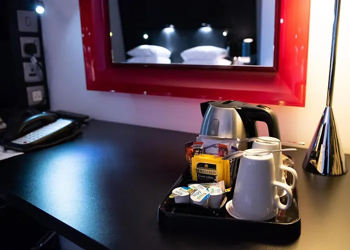 Crowne Plaza Centre By Ihg 4*