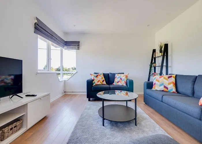 Pass The Keys Lovely 3 Bedroom Golf Club And Parking Mánchester