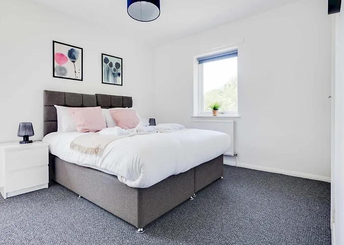 Pass The Keys Lovely 3 Bedroom Golf Club And Parking * Mánchester