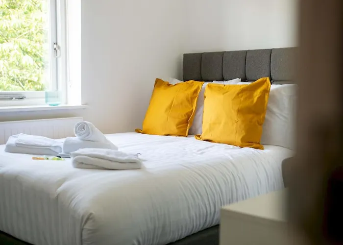 Pass The Keys Lovely 3 Bedroom Golf Club And Parking