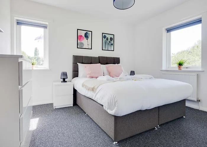 Pass The Keys Lovely 3 Bedroom Golf Club And Parking Сasa de vacaciones