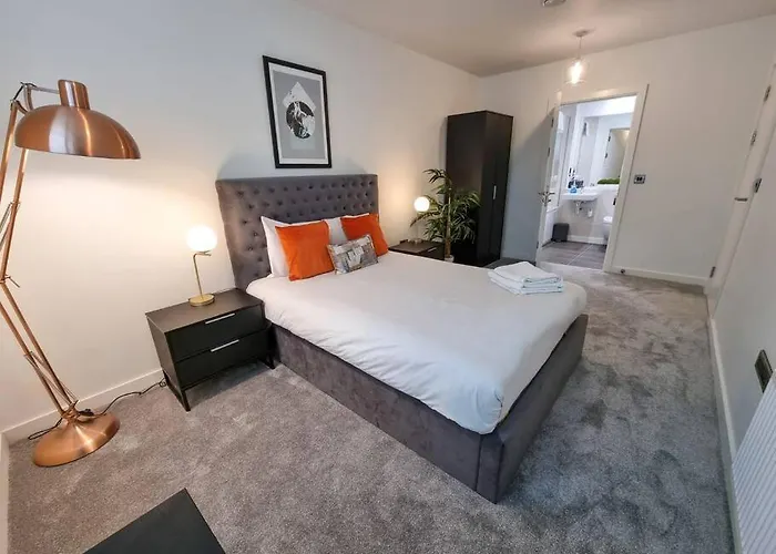 Nyaraló Luxury Centre Townhouse With Parking Manchester