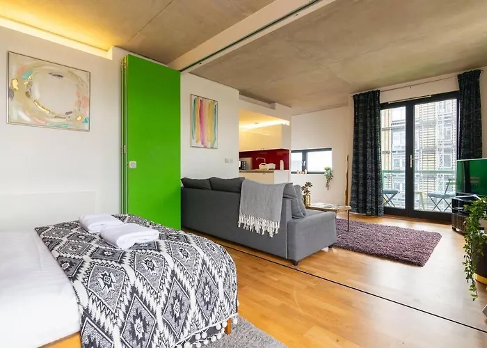 Canalside Flat In Ancoats, Centre Manchester