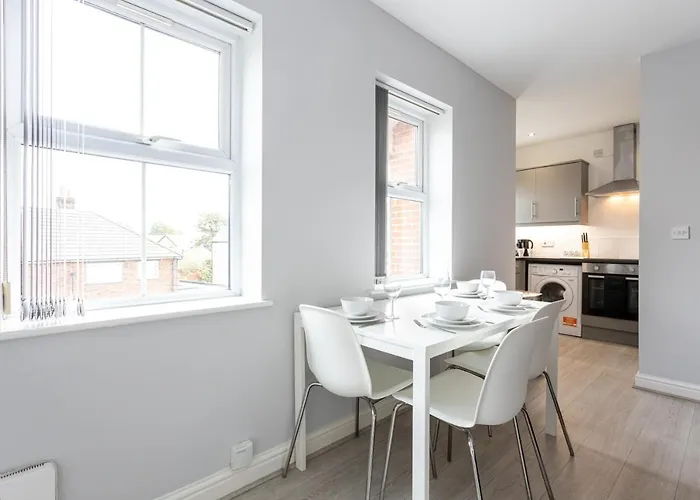 Pillo Serviced - Trafford Manchester