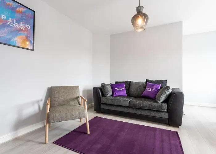 Pillo Serviced - Trafford Manchester