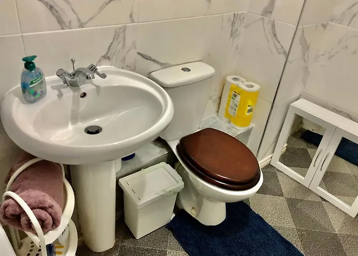 아파트 Lovely 2 Bedroom Flat Near And Train Station 맨체스터