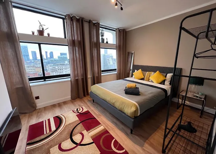 View 2 Bedrooms Flat Manchester