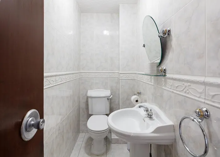 Beautiful 'mayfield' With Private Pool!