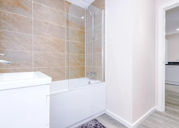 Weelky And Monthly Bookings At Cassia Unit - Telly Homes Ltd -brand New 1 Bedroom Salford, *