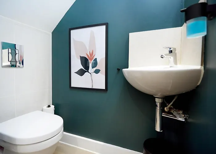 Apartment Luxury New Built Split-level Flat With Rooftop Gardens Access Manchester