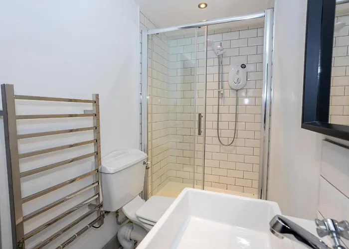 Pillo Serviced - Salford Apartmán