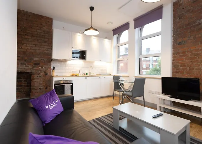 Pillo Serviced - Salford Apartmán *