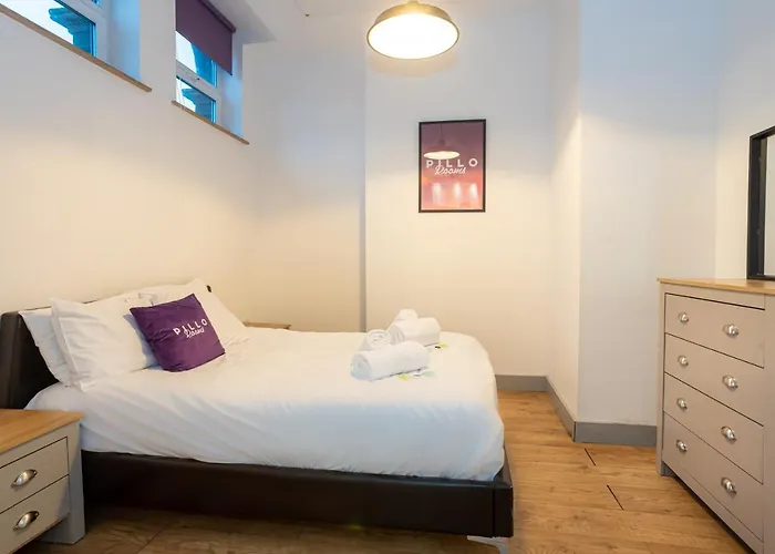 Pillo Serviced - Salford 曼彻斯特