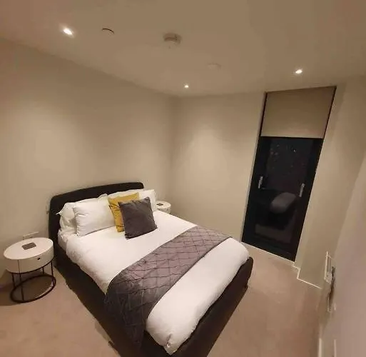 Lovely 2bedroom * Manchester