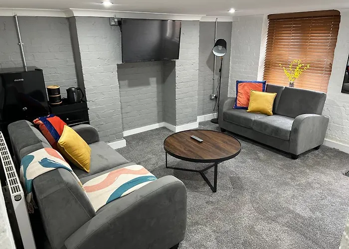 Airport Hideaway Apartament *