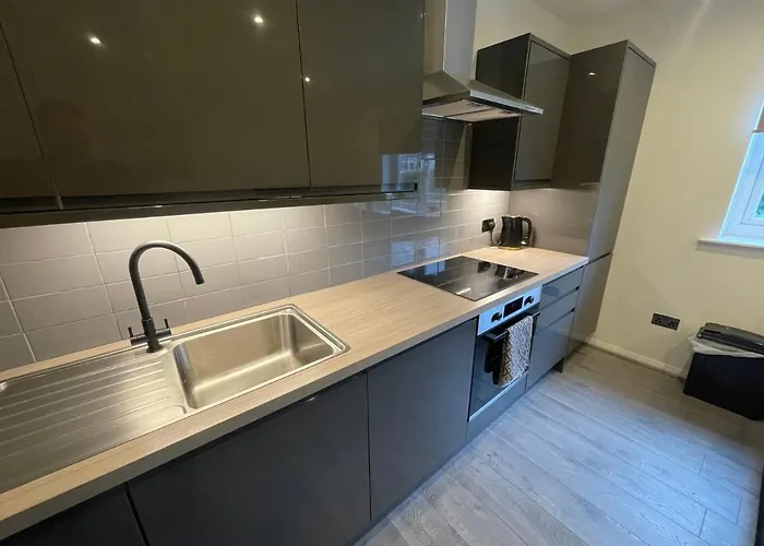 Modern Cosy 1 Bed Near Centre~double Bed~parking