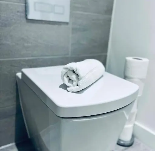 Modern One Bedroom Near Old Trafford Stadium شقة مانشستر