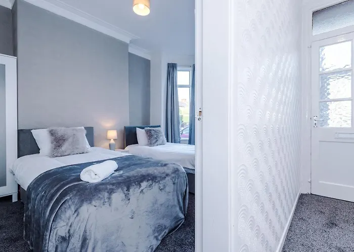 Tatil Evi Spacious 4 Bed With Parking *