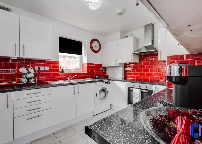 Spacious 5br - Coop Live & Etihad - Pool Table Дом отдыха *