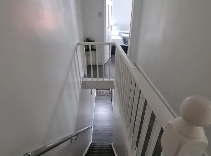 Lovely 2-bedroom House Close To Media City. Manchester