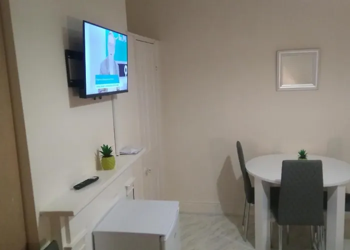 Spacious Near Centre * Manchester