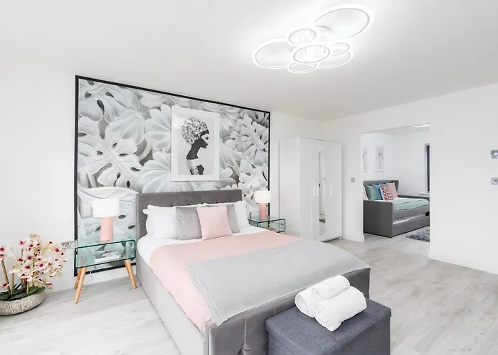 펜션 4 Bedroom, 3 Bathroom Walking Distance To Centre 맨체스터