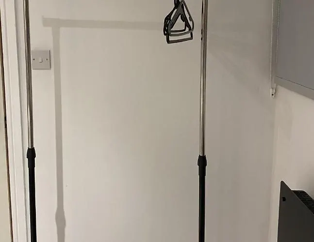 Modern With Private Entrance 게스트하우스