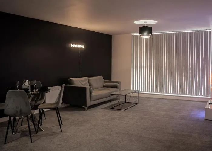 公寓 A Spacious 2 Bed With A River And Cascade View, Imaya Nights, M3 *