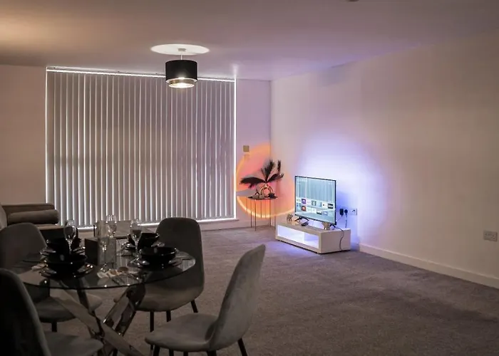 A Spacious 2 Bed With A River And Cascade View, Imaya Nights, M3 公寓