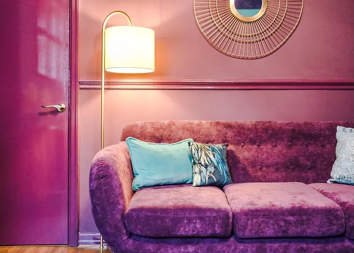 Spacious And Modern 5 Bedroom House *