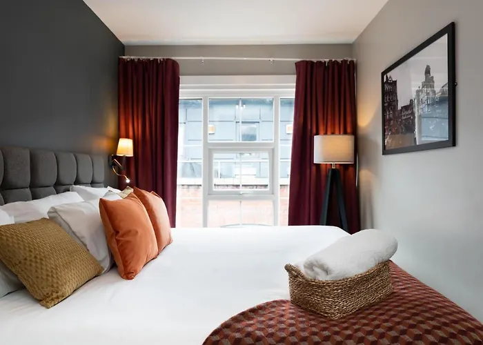 High Street Town House 4*