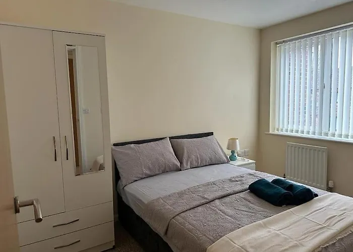 Guest house 7 Minutes From Etihad Manchester